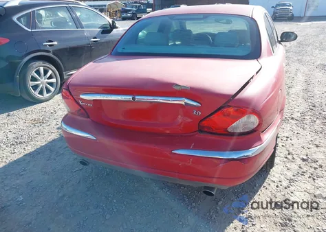 2003 Jaguar X-Type 3.0 z USA, uszkodzony, nr VIN SAJEA51C63WC87584